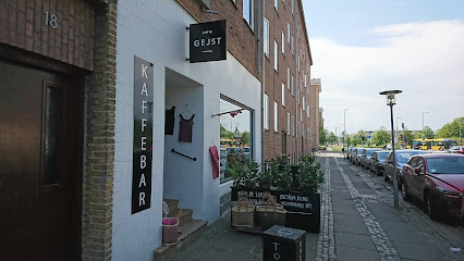 Butik Gejst - Aalborg 1 AF1QipM YhPTza8Qvq93FFH2mBmUPkeEiU8yqmiaqi4w426 h240 k no