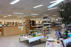 Kolind Genbrug - Også åbent 1. lørdag i hver måned - Kolind 24 Kolind Genbrug – Også åbent 1. lørdag i hver måned – Kolind