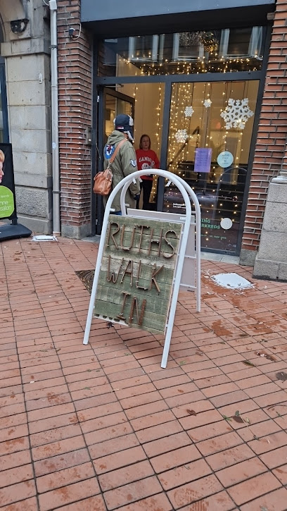 AF1QipN0tOmRwPq58ju BBPzSr1JaPSKf7Huy6t5Pm1Jw408 h725 k no