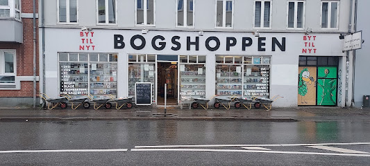Bogshoppen - Aarhus Centrum 1 AF1QipN1PLKxzY0F44GD8l81NJhGVVWsvLNhG1z6v2 aw533 h240 k no