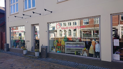 Mødrehjælpens butik – Genbrug til børn - Vejle 1 AF1QipOn KiuVehLMh5YU478pwGG3dPIY6cC4bziB10w426 h240 k no