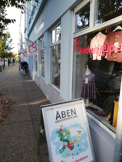 Mødrehjælpens butik – Genbrug til børn - Brønderslev 1 AF1QipOpuN098JdLC0yx2VTpoBT 6LTMzUQ0gkrl5TRvw408 h544 k no