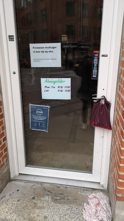 Frelsens Hær Genbrugsshop - København 1 AF1QipP79sQxkqkOXuM 9IY79nWvVbkMfNITyb26bmVPw408 h725 k no