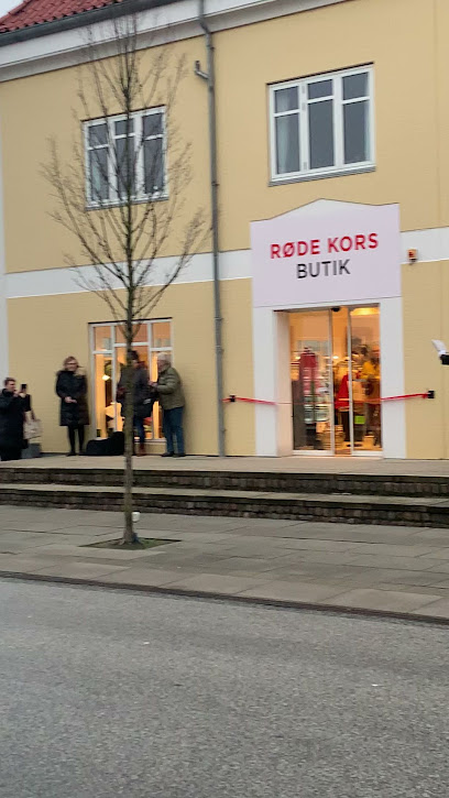Røde Kors Butik - Dronninglund 1 AF1QipPL1vjQTkkdFqhhY4u8mjFuczJ2zCUgetNOrYfLw408 h725 k no